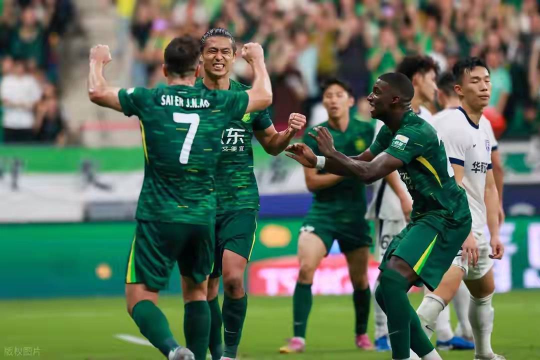 IM体育官方平台-客场作战，争冠球队力克对手