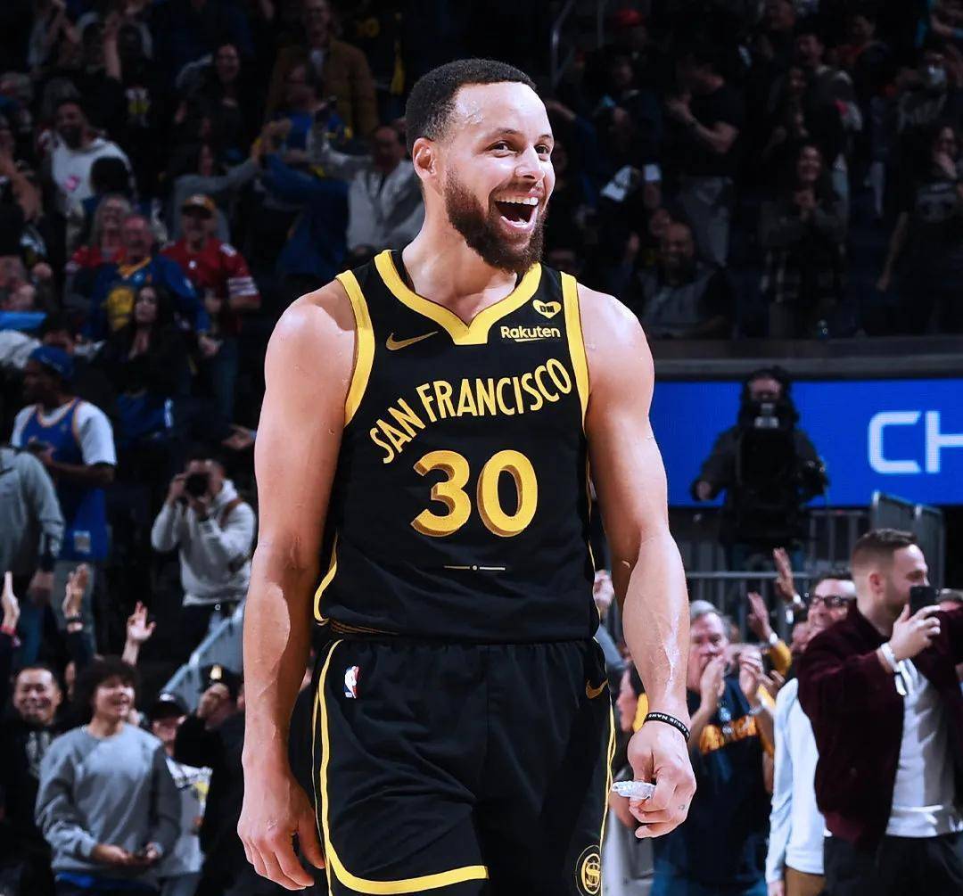 摩羯座球员奉献精彩表现，取得胜利