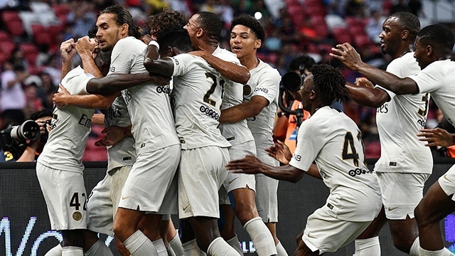 荷兰鏖战马德里竞技，恩昆库完成帽子戏法