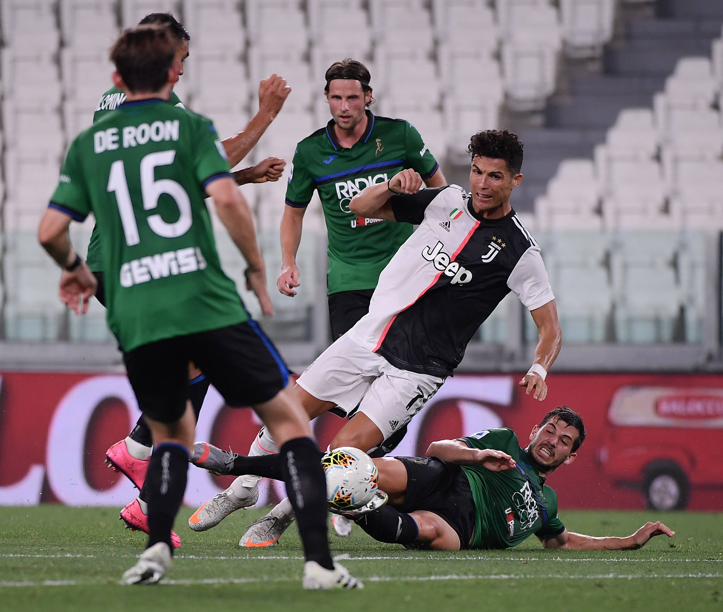 IM体育在线注册-尤文图斯客场不敌亚特兰大，遭遇失利