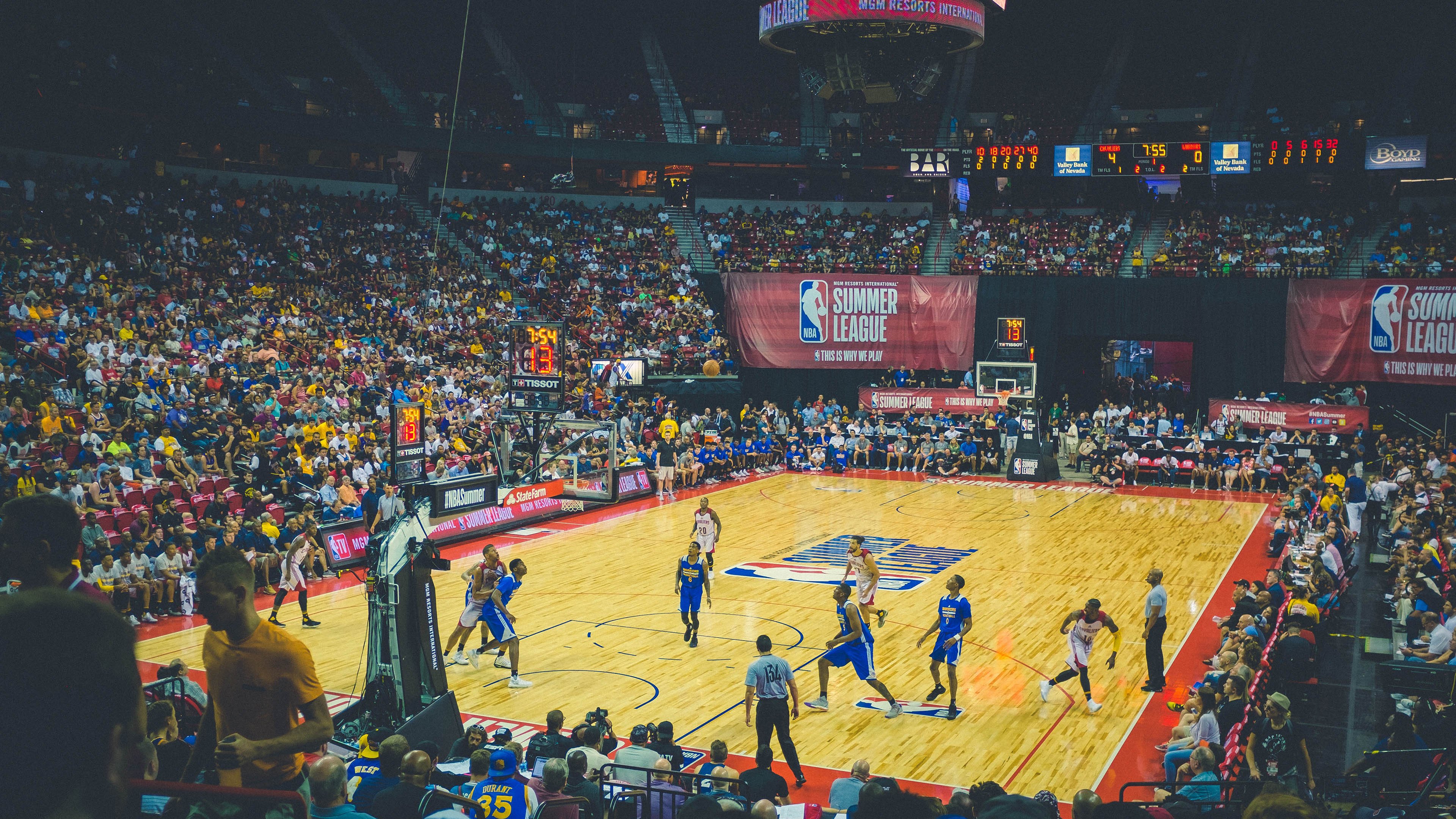 德罗赞统治全场,浙江队力克火箭的启示,当坚韧遇上天赋